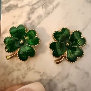 Avon Vintage Earrings Green Shamrock Clover Irish Lucky